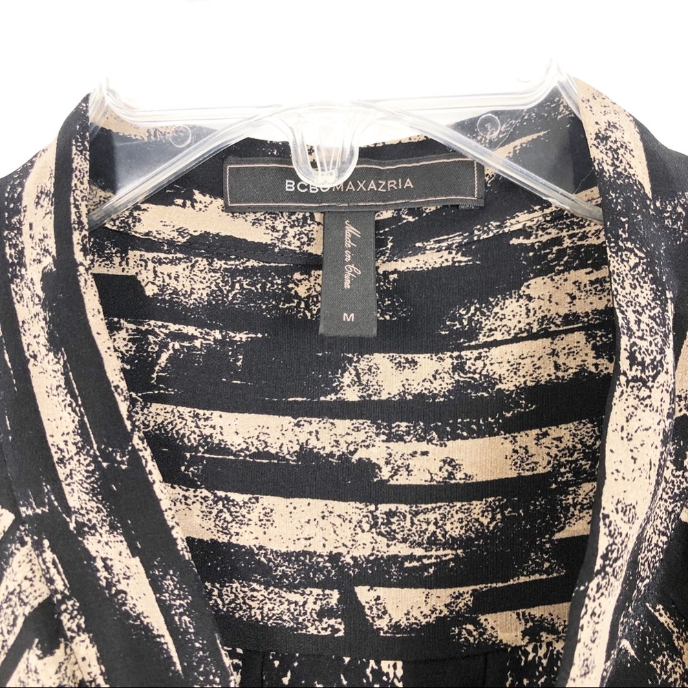 BCBGMaxAzria Front Tie V-Neck Printed Pleated Silk Sleeveless High Low Blouse - Picture 4 of 10